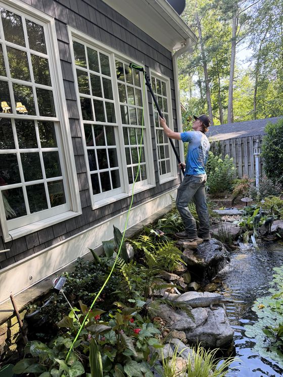 Water-fed pole window cleaning